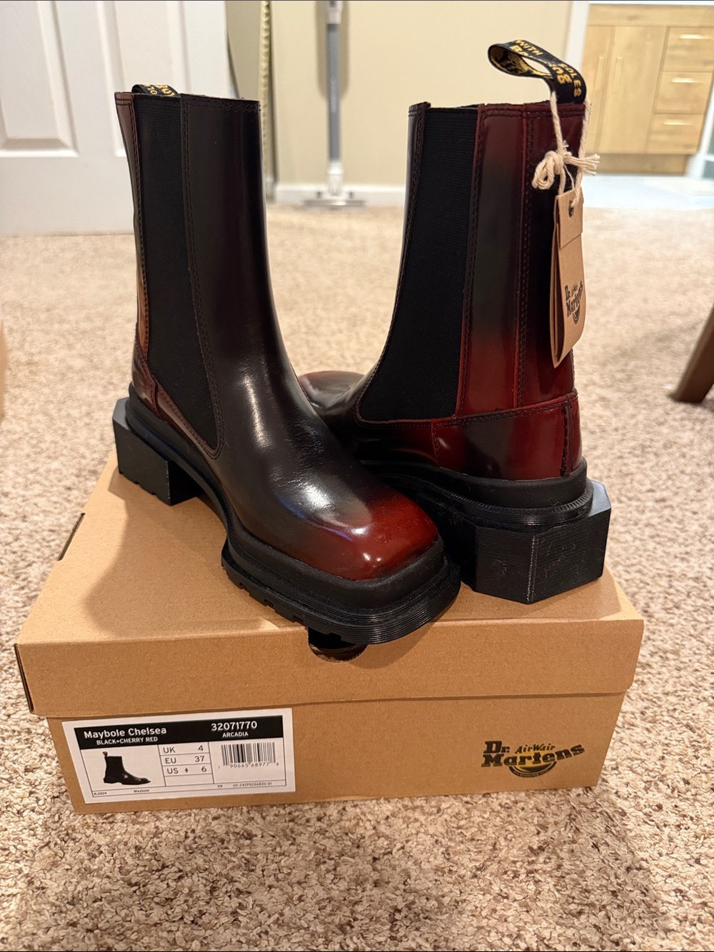 NWT Maybole Chelsea Dr. Martens